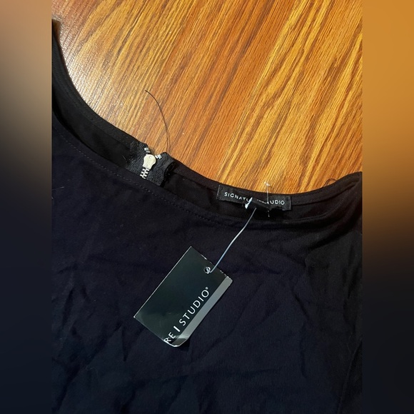 Signature Studio Women’s Black Dress with Zipper Detail Size Small - Picture 3 of 5